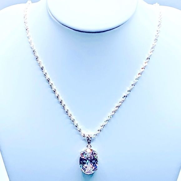 NEW! SPARKLING AUSTRIAN EMERALD CUT OVAL WHITE AUSTRIAN CRYSTAL - 925 SILVER - Picture 2 of 15